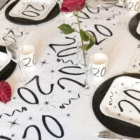 ROULEAU DE CHEMIN DE TABLE 80 ANS BLANC 5M – Image 3